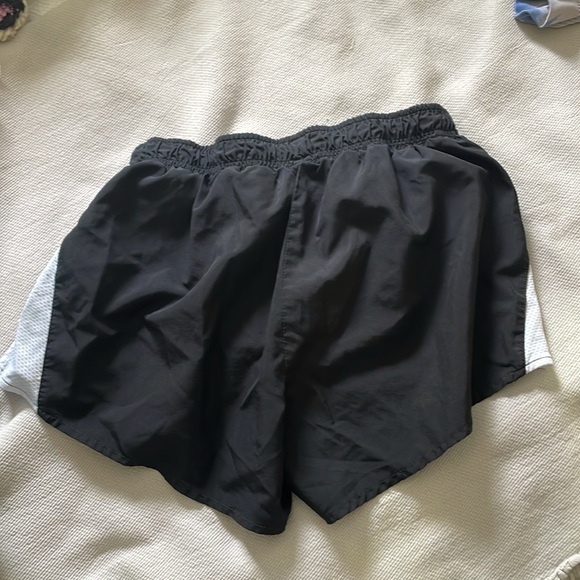 nike drifit shorts size small black worn a couple times but great condition - Picture 2 of 2